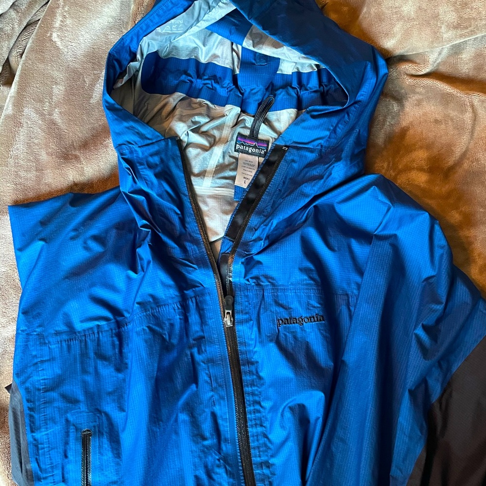 Men’s Patagonia rain jacket
